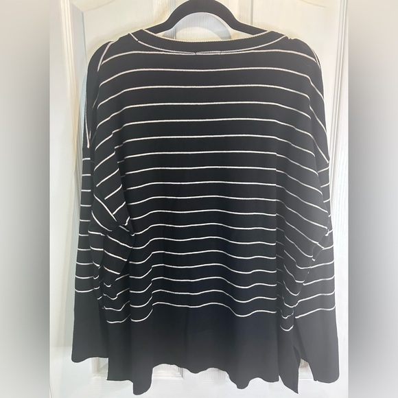 🖤🤍”Max Studio” NWT Black/White Striped Pullover Sweater w/ Wide Sleeves Size XL🖤 - Picture 3 of 11